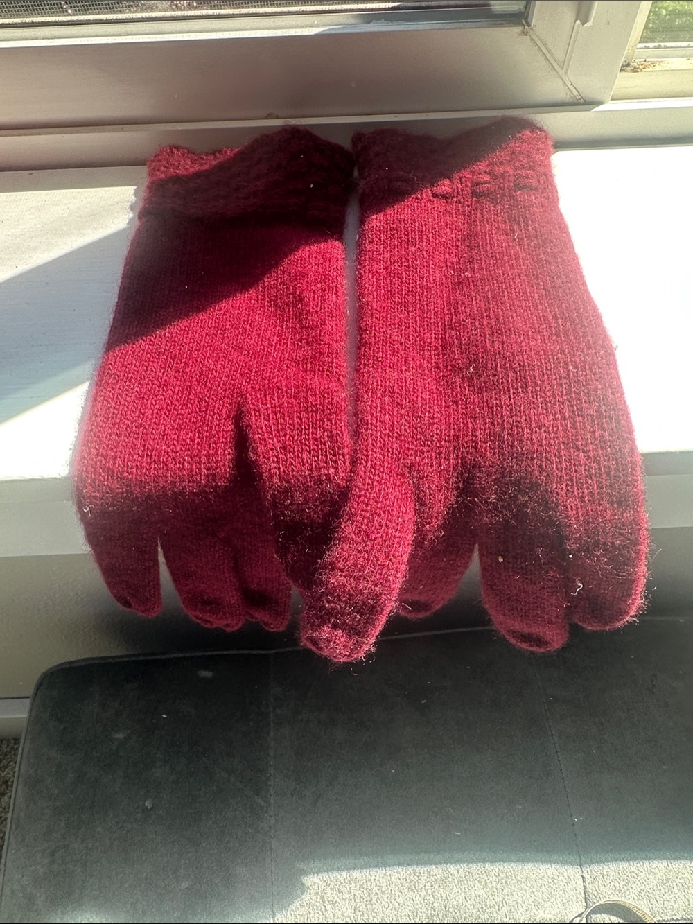 Cole Haan Women's Burgundy Knit Gloves